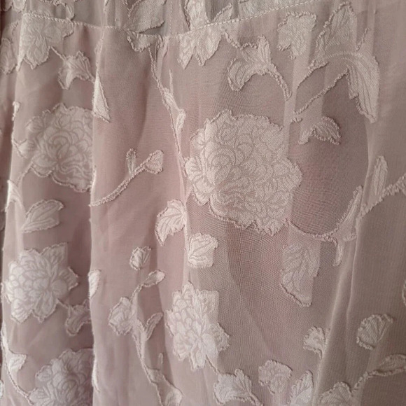 Torrid ladies flowy blouse in a dusty pink shade with floral pattern. Size 3X - Picture 5 of 5